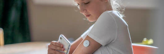 patient using connected medical device